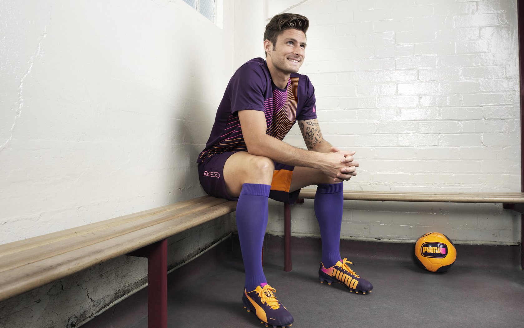 爱游戏免费直播 -布伦森赛后谦逊发言登热搜，川崎前锋小胜上海申花引发热议